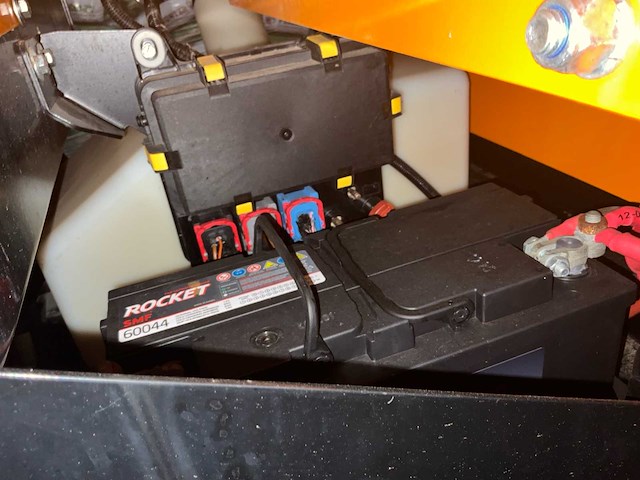 2024 först tr8d - rups-houtversnipperaar - afbeelding 15 van  30