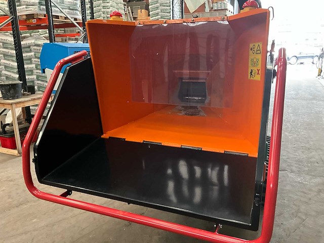 2024 först tr8d - rups-houtversnipperaar - afbeelding 26 van  30