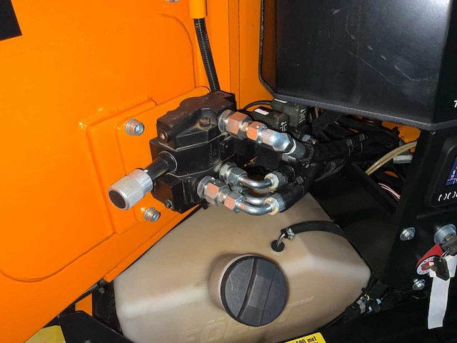 2024 först tr8d - rups-houtversnipperaar - afbeelding 29 van  30