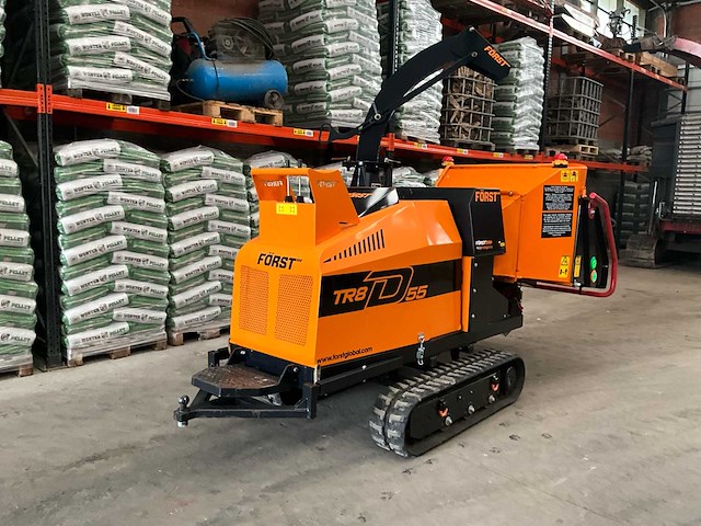 2024 först tr8d - rups-houtversnipperaar - afbeelding 1 van  24