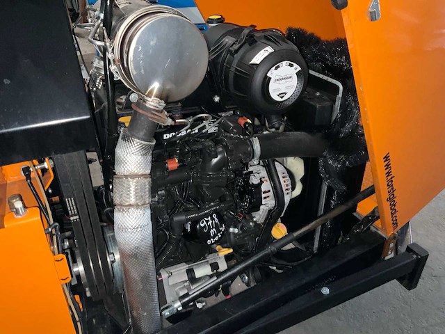 2024 först tr8d - rups-houtversnipperaar - afbeelding 14 van  24