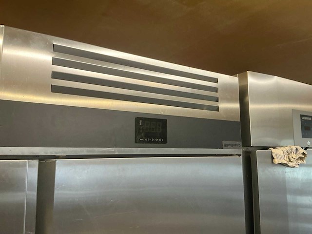 2024 ggmgastro btkf892 rvs vrieskast - afbeelding 3 van  5