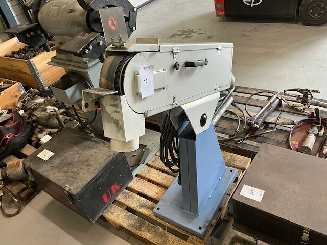 2024 hbm 75x200 backstand bandschuurmachine - afbeelding 1 van  5