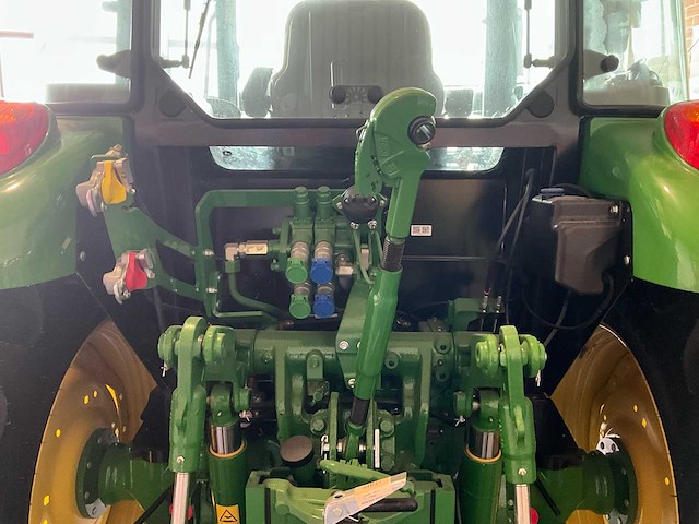 2024 john-deere 5100 m 4wd landbouwtractor - afbeelding 10 van  37