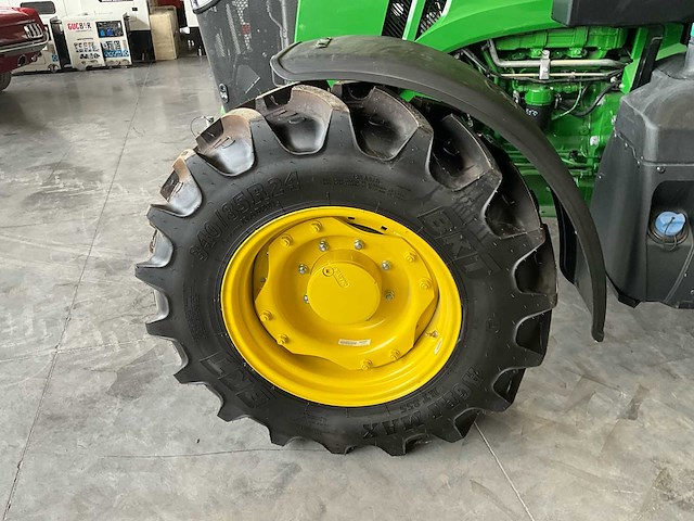 2024 john-deere 5100 m 4wd landbouwtractor - afbeelding 29 van  37