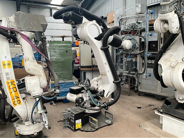 2024 kuka quantec-2 kr 210 r2700 industriële robot - afbeelding 1 van  18