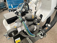 2024 kuka quantec-2 kr 210 r2700 industriële robot - afbeelding 15 van  18