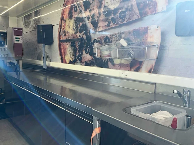 2024 megamobil foodtruck aanhangwagen - afbeelding 29 van  39