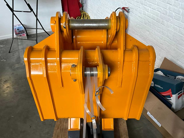 2024 mikron hidrolik atasman voor 3-tands lader - afbeelding 4 van  7