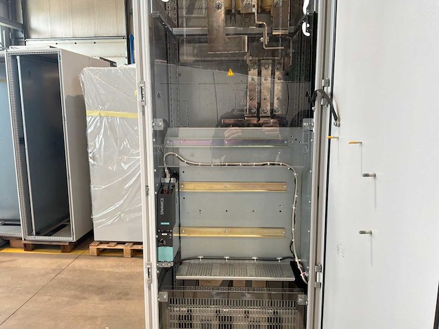 2024 siemens sinamics g150sc een 400v/160 kw industriële frequentieomvormer - afbeelding 2 van  16