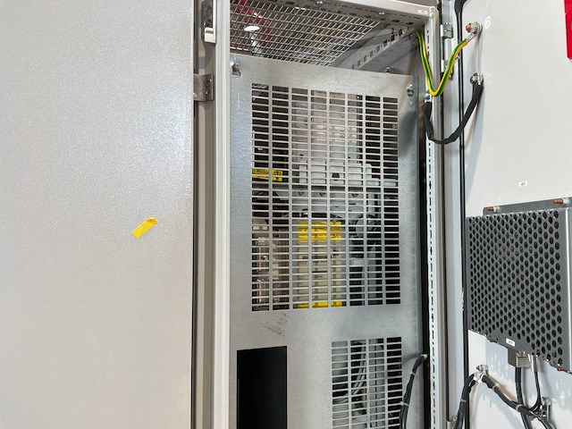 2024 siemens sinamics g150sc een 400v/160 kw industriële frequentieomvormer - afbeelding 4 van  16