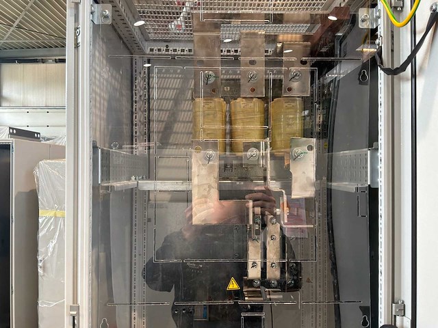 2024 siemens sinamics g150sc een 400v/315 kw industriële frequentieomvormer - afbeelding 19 van  19