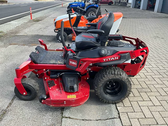 2024 toro titan zxm6075 tractor-type grasmaaier - afbeelding 12 van  21
