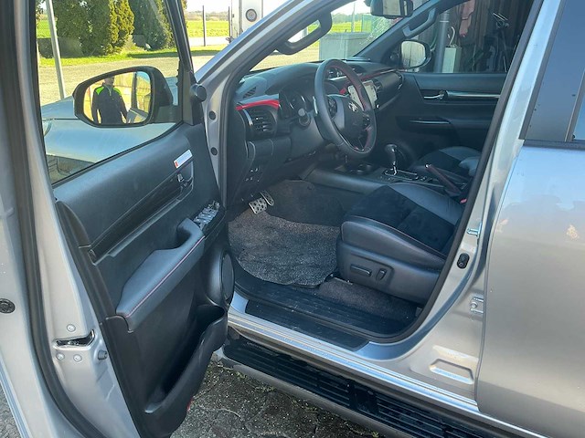 2024 toyota hilux gr sport personenauto - afbeelding 28 van  41