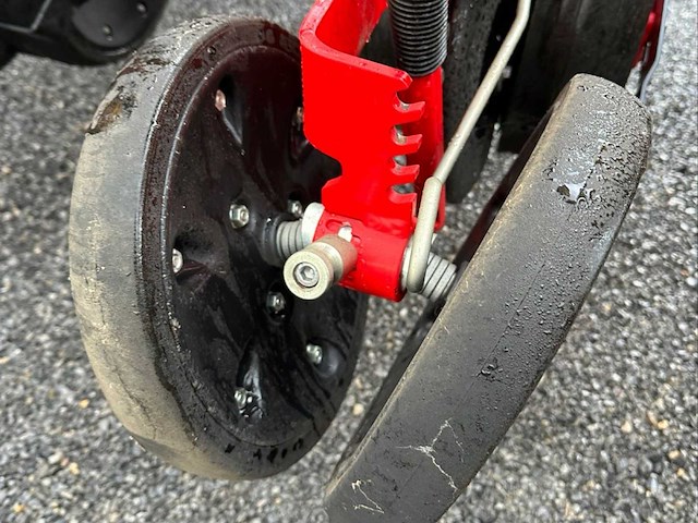 2024 tpv 12 (8 rijen) vaderstad zaaimachine - afbeelding 13 van  16