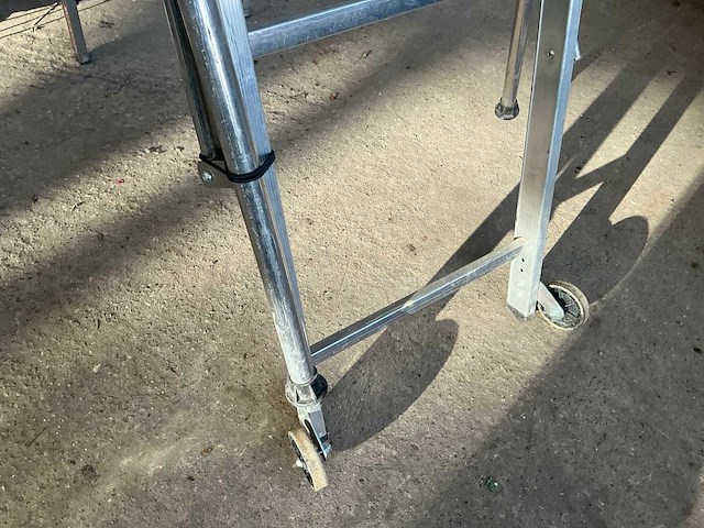 2024 tubesca 1x5 opvouwbare uitschuifbare bordesladder - afbeelding 6 van  7