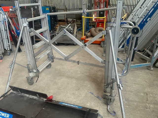 2024 tubesca x-tower 3m rolsteiger (te herstellen!) - afbeelding 1 van  9