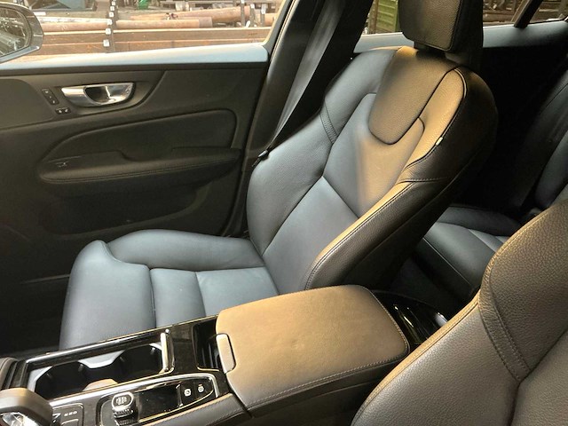 2024 volvo v60 t8 plug-in hybrid personenauto - afbeelding 4 van  22
