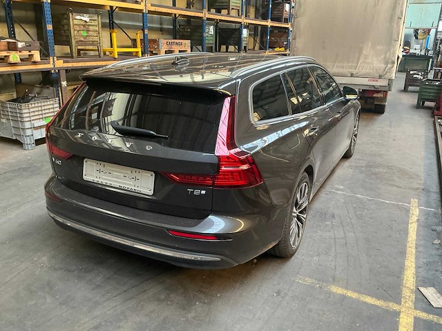 2024 volvo v60 t8 plug-in hybrid personenauto - afbeelding 18 van  22