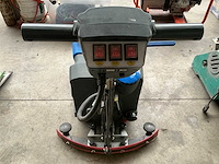 2024 wipek swm30 vloerschrobzuigmachine - afbeelding 7 van  8