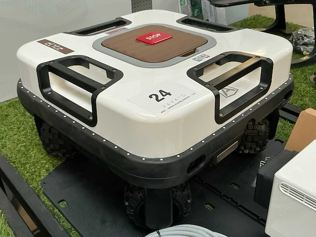 2024 zuchetti ambrogio quad elite eu4 robotmaaier - afbeelding 1 van  6