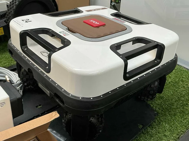 2024 zuchetti ambrogio quad elite eu4 robotmaaier - afbeelding 2 van  6