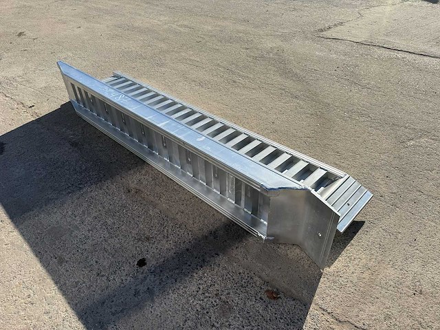 2025 - aluminium - oprij platen - afbeelding 3 van  4