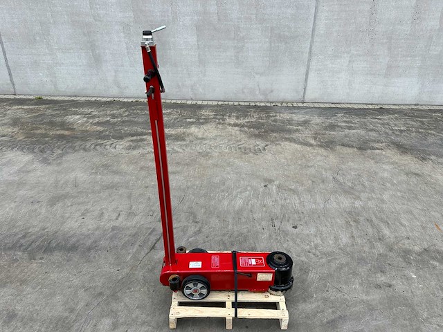 2025 - ay80 - garagekrik - afbeelding 1 van  10