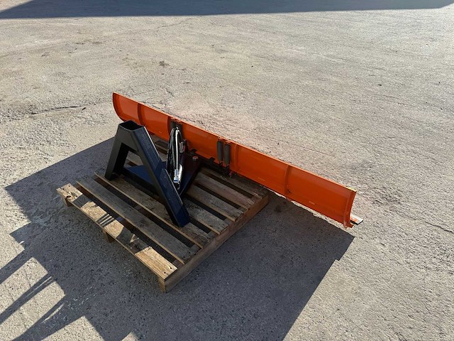 2025 - nieuw - sneeuwschuiver - afbeelding 3 van  9