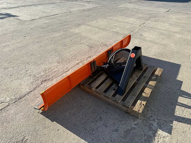 2025 - nieuw - sneeuwschuiver - afbeelding 6 van  9