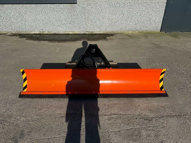 2025 - nieuw - sneeuwschuiver - afbeelding 7 van  9