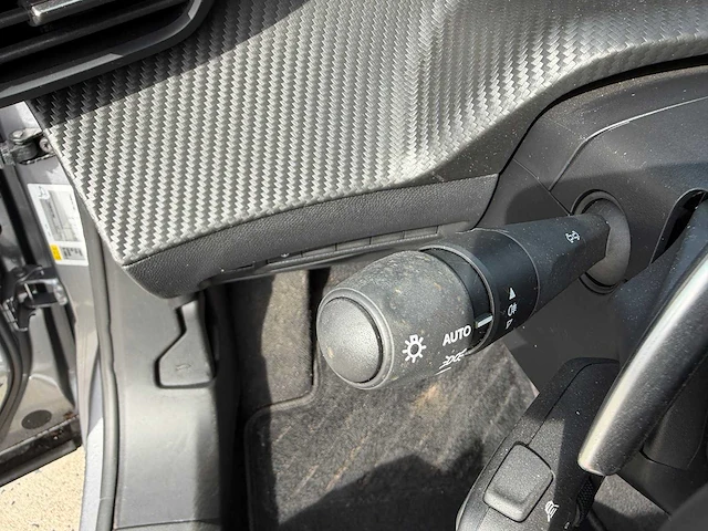 2025 - peugeot - 2008 - 1.2 puretech - 12v turbo hybrid - car - afbeelding 4 van  22
