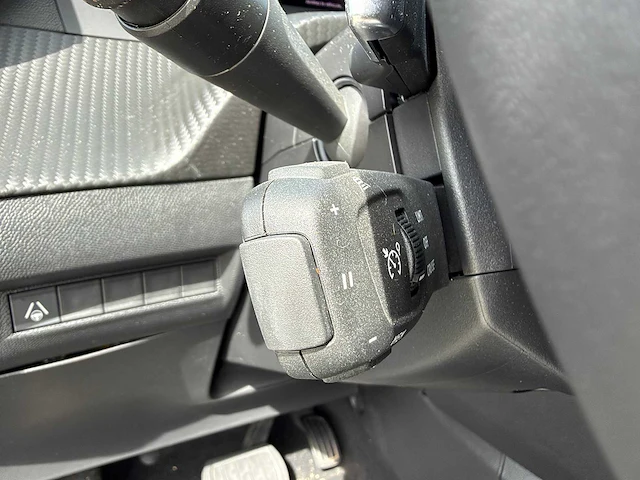 2025 - peugeot - 2008 - 1.2 puretech - 12v turbo hybrid - car - afbeelding 6 van  22