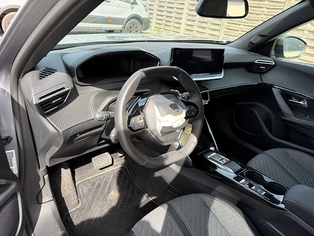 2025 - peugeot - 2008 - 1.2 puretech - 12v turbo hybrid - car - afbeelding 16 van  22