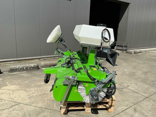 2025 bema 20 dual 1850mm + zijborstel & watervernevelaar borstelmachine - afbeelding 3 van  10