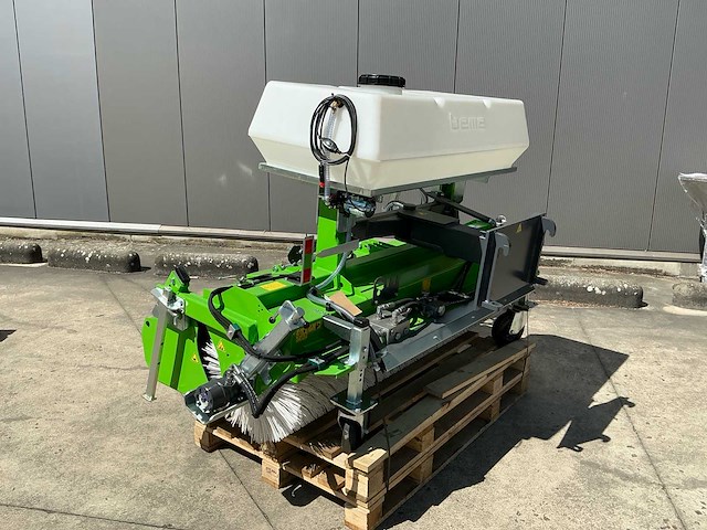 2025 bema 20 dual 1850mm + zijborstel & watervernevelaar borstelmachine - afbeelding 4 van  10