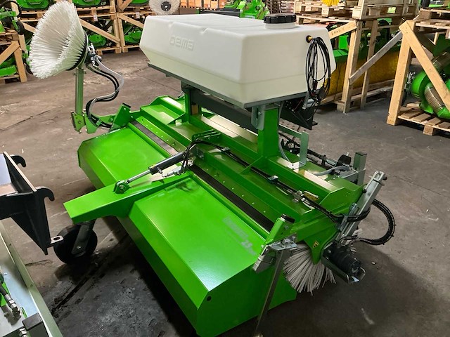 2025 bema 20 dual 2050mm met zijborstel en watervernevelaar borstemachine - afbeelding 1 van  9