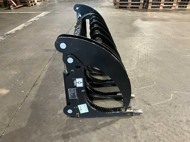 2025 curved log grabber clg72 graafbak schranklader - afbeelding 10 van  11