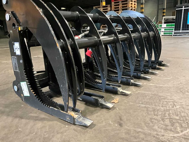 2025 curved log grabber clg72 graafbak schranklader - afbeelding 2 van  11