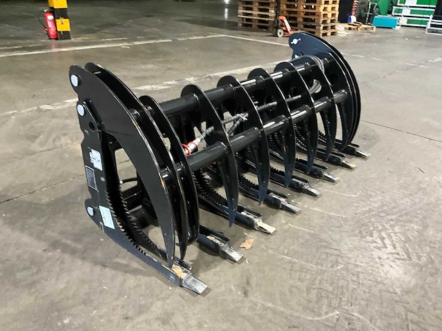 2025 curved log grabber clg72 graafbak schranklader - afbeelding 1 van  7