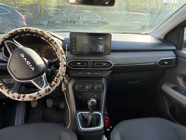 2025 dacia sandero vp auto - afbeelding 13 van  31