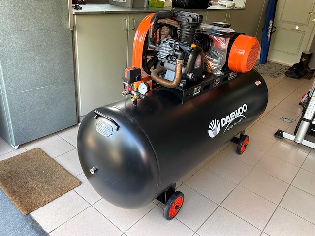 2025 daewoo daax500l luchtcompressor - afbeelding 1 van  11
