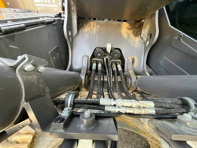 2025 excavator rupsgraafmachine - afbeelding 25 van  52