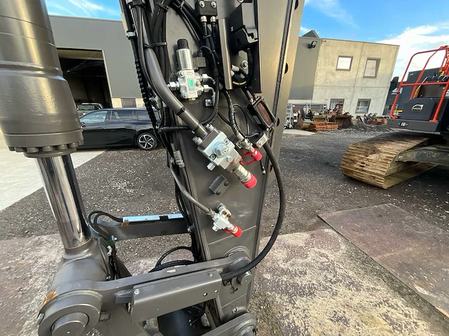 2025 excavator rupsgraafmachine - afbeelding 28 van  52