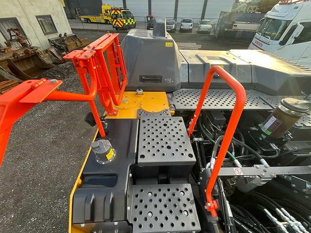 2025 excavator rupsgraafmachine - afbeelding 33 van  52