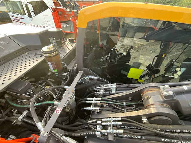 2025 excavator rupsgraafmachine - afbeelding 36 van  52