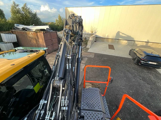 2025 excavator rupsgraafmachine - afbeelding 40 van  52