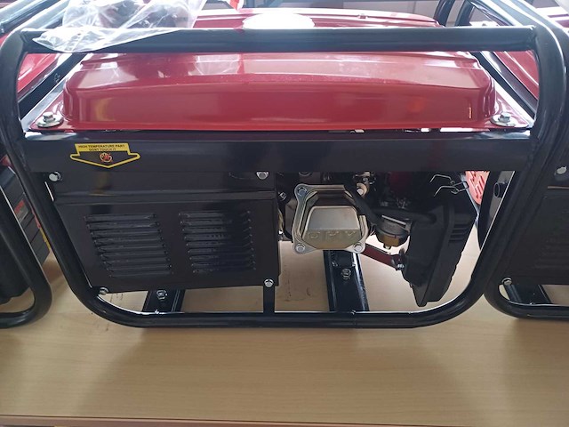 2025 huttenberg h8500w stroomgenerator - afbeelding 2 van  6