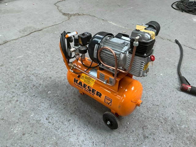 2025 kaeser classic 210/25w luchtcompressor te herstellen - afbeelding 2 van  7