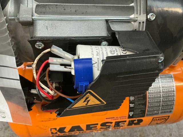 2025 kaeser classic 210/25w luchtcompressor te herstellen - afbeelding 4 van  7